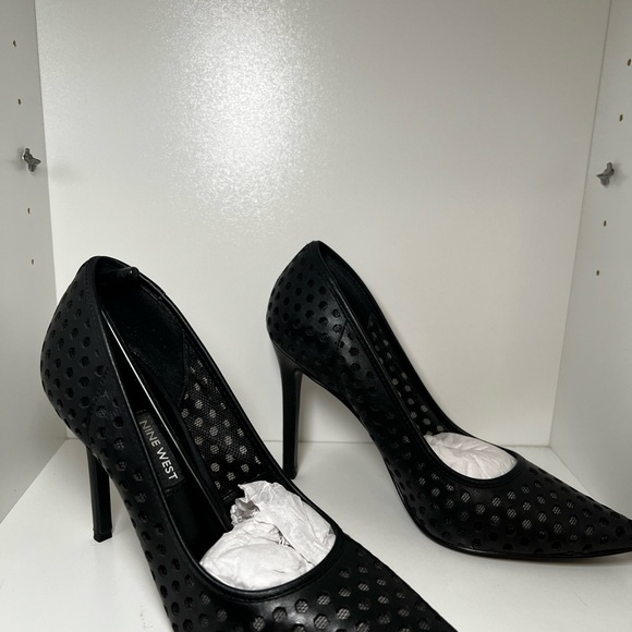 Nine West Black pumps Size 7.5 - Picture 3 of 5